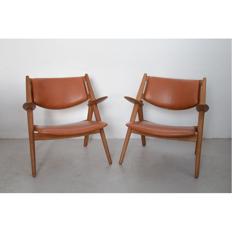 Suite de 2 fauteuils vintage CH-28 par Wegner pour Carl Hansen & Søn