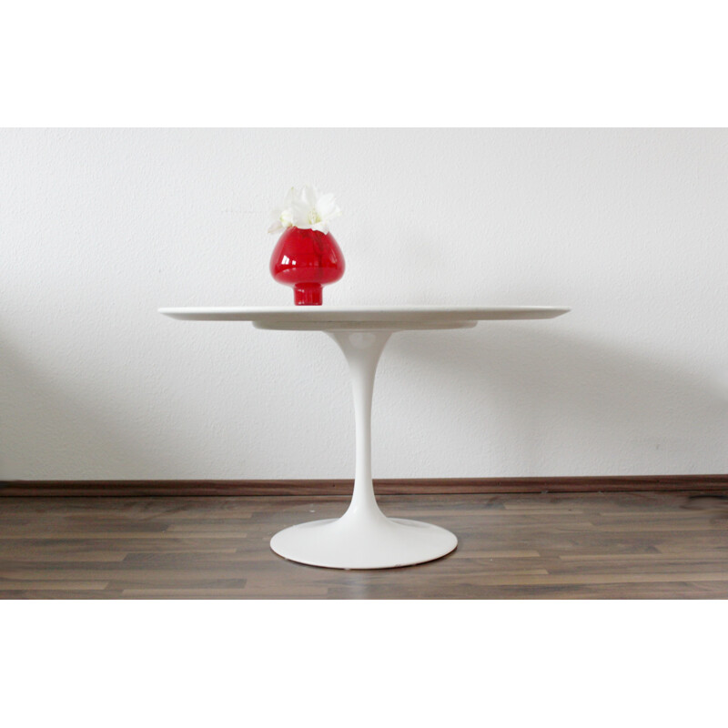 Vintage Tulip coffee table by Eero Saarinen for Knoll International