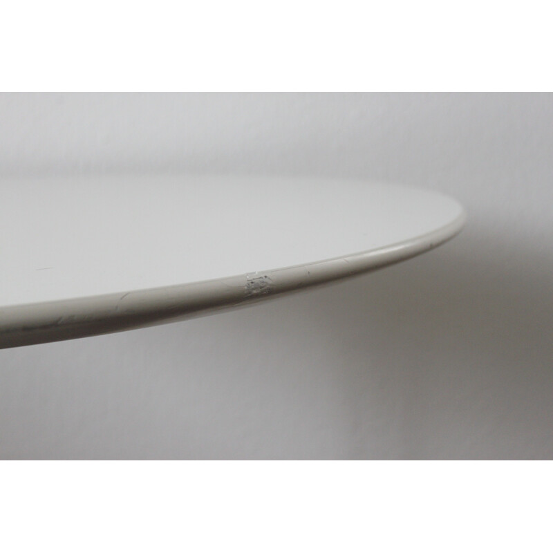 Vintage Tulip coffee table by Eero Saarinen for Knoll International