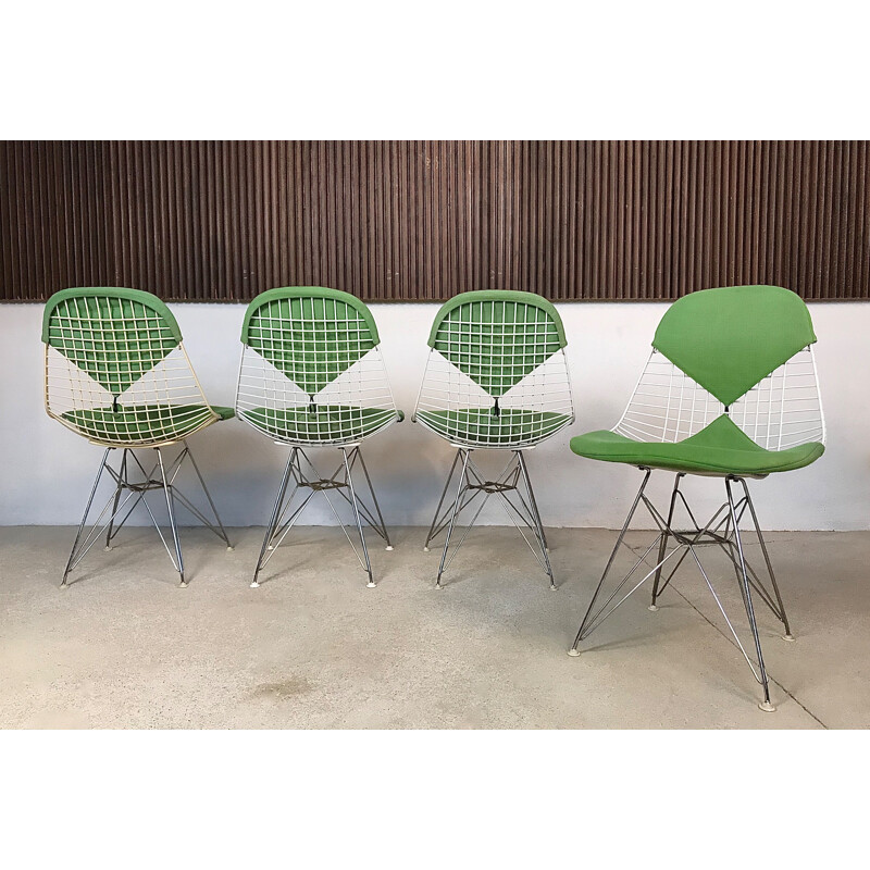 Suite de 4 chaises DKR vertes par Eames pour Herman Miller