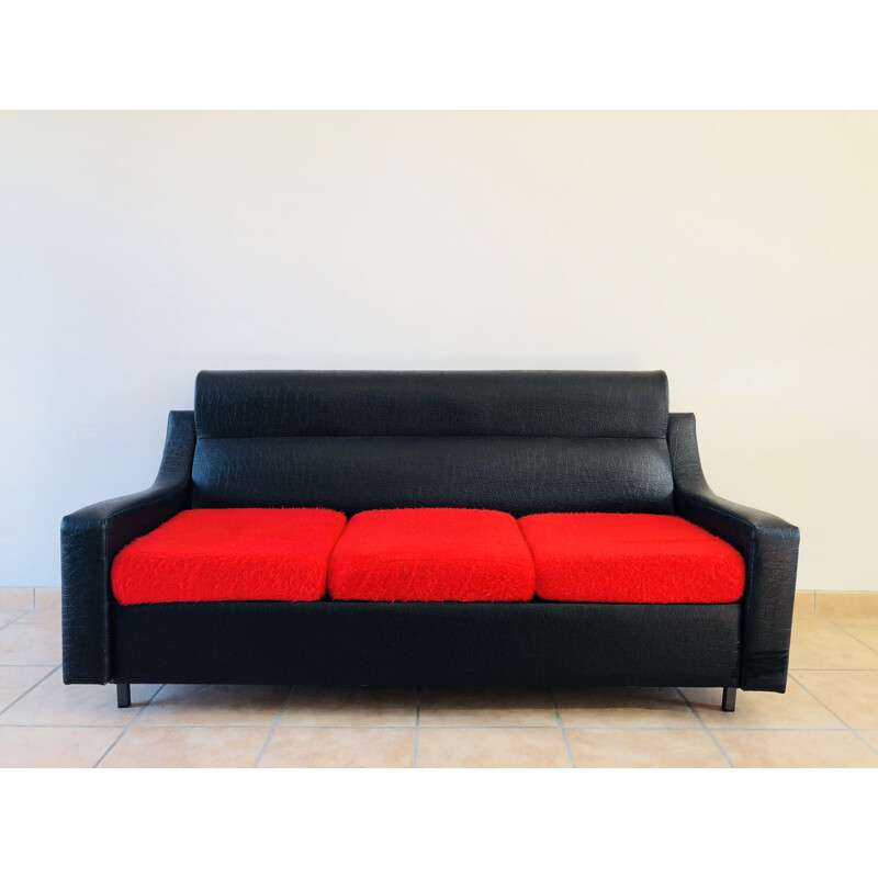 Vintage convertible French 3-seater sofa in skai and rug