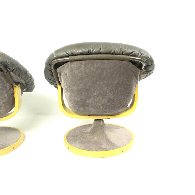 Pair of vintage swivel chairs for SoDa Galvano in brown leather 1970