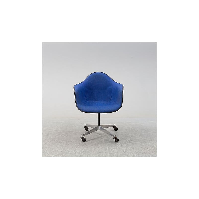 Fauteuil vintage DAR de Charles and Ray Eames en tissu bleu