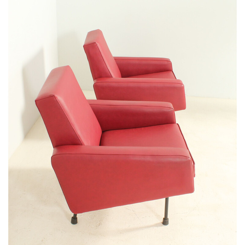 Pair of vintage G10 armchairs for Airbone in red vynil and metal