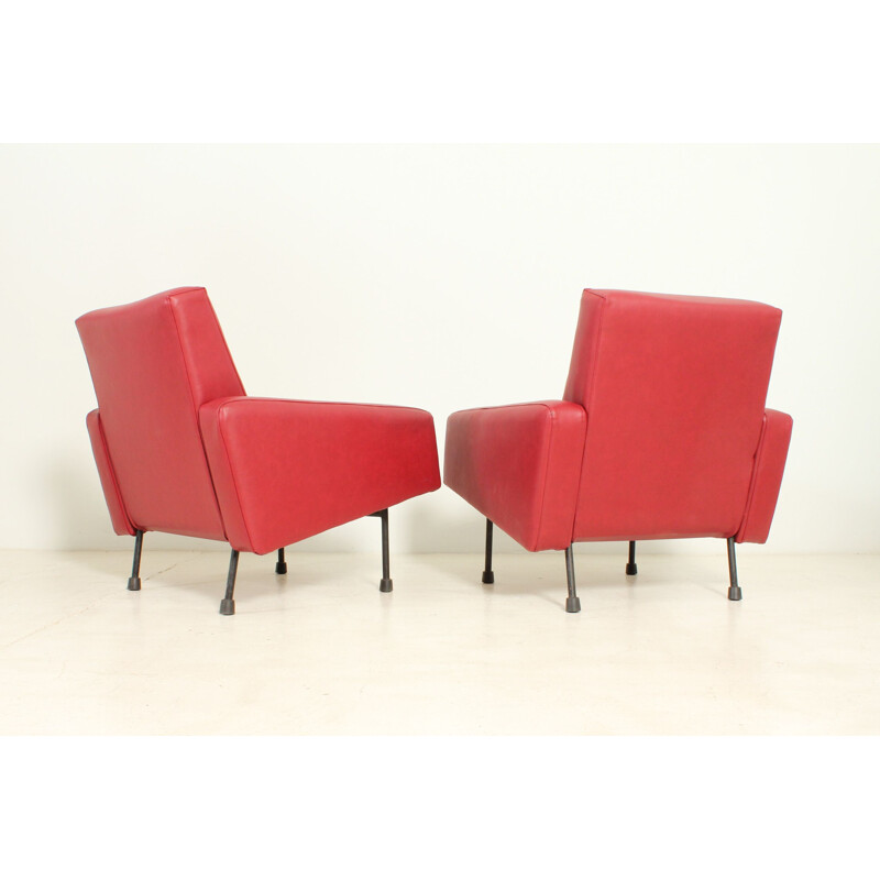 Pair of vintage G10 armchairs for Airbone in red vynil and metal