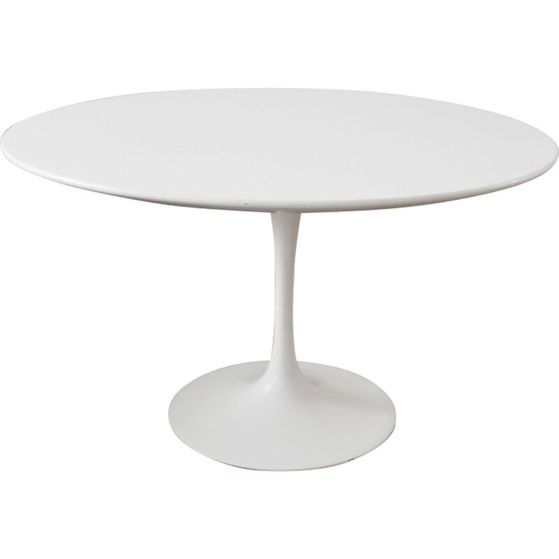 Vintage Tulip coffee table by Eero Saarinen for Knoll International