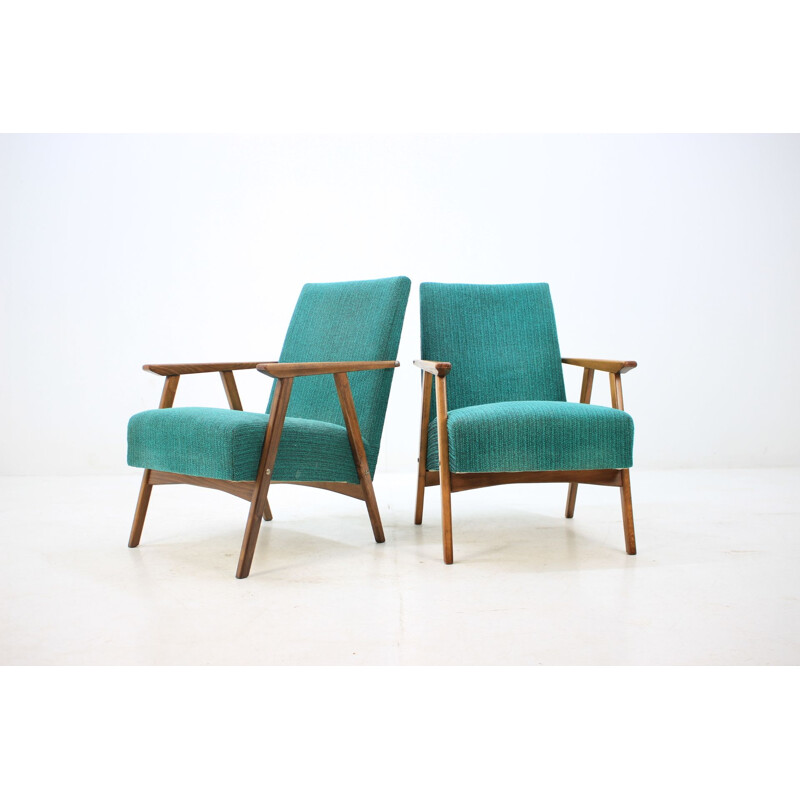 Pair of green armchairs made of oak