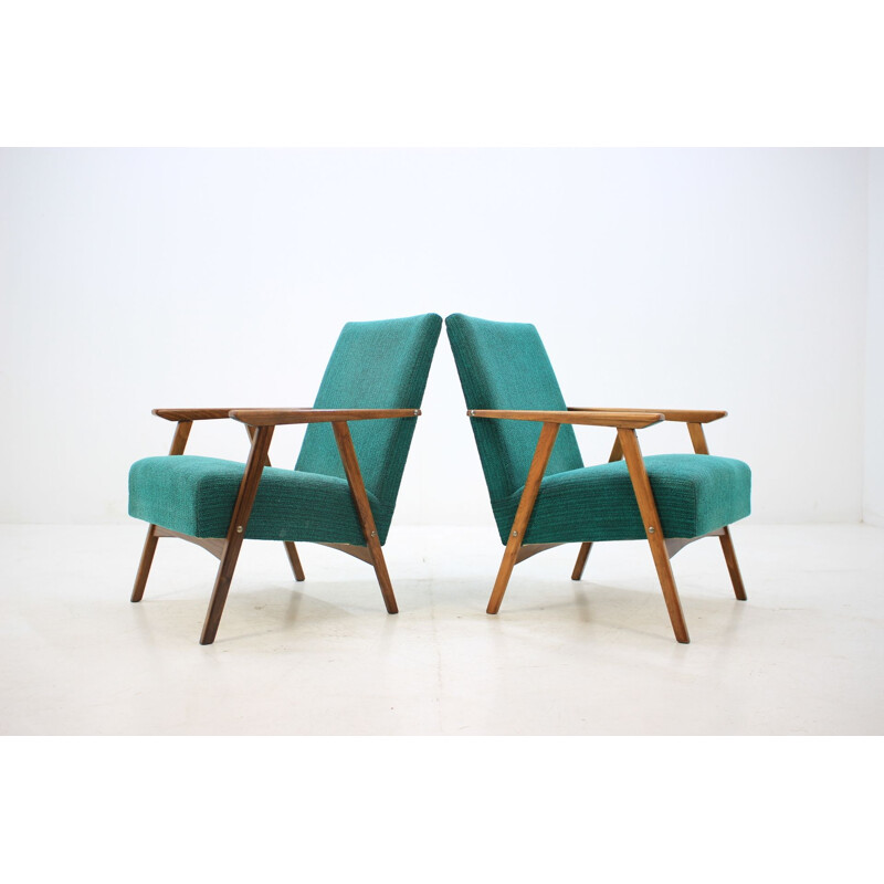 Pair of green armchairs made of oak