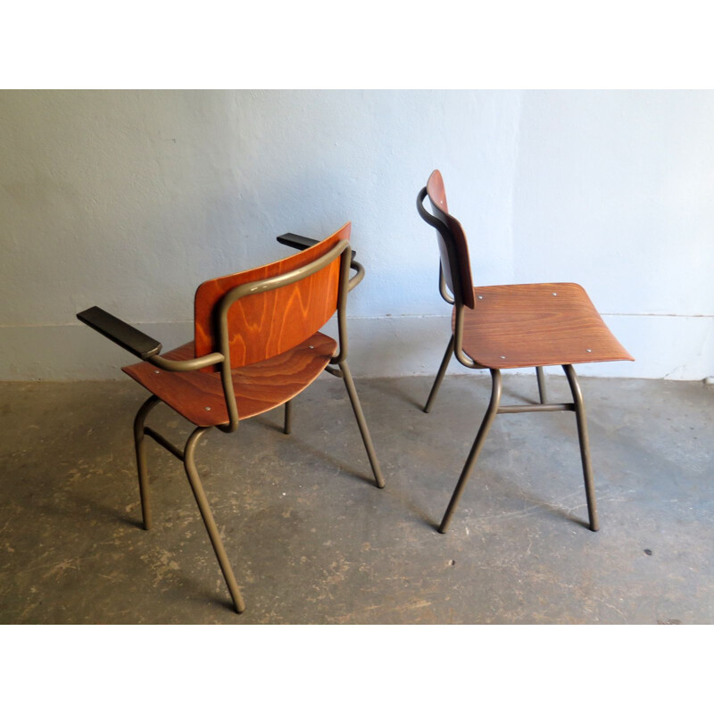 Suite de 2 chaises vintage allemands industriels