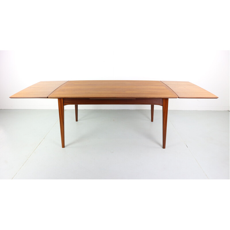 Vintage extendable dining table in teak by Louis Van Teeffelen for Webe