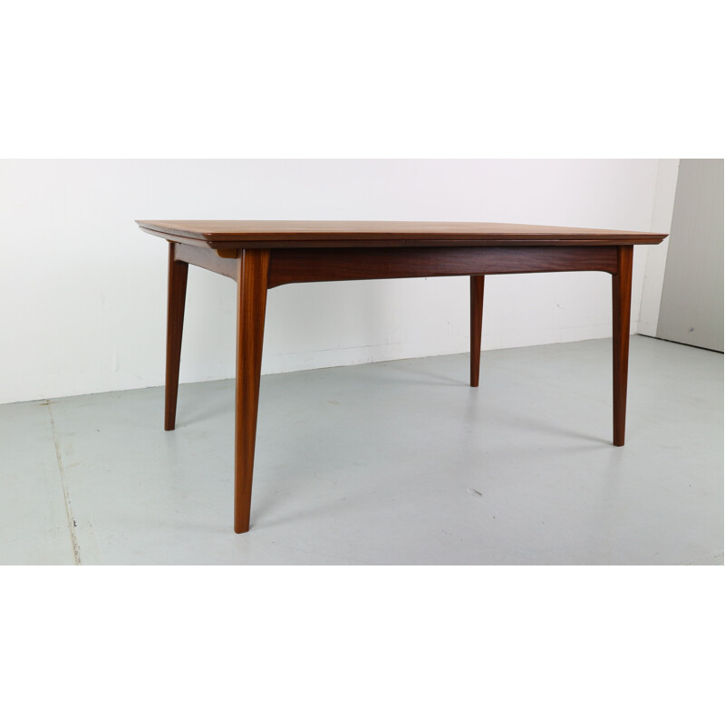 Vintage extendable dining table in teak by Louis Van Teeffelen for Webe