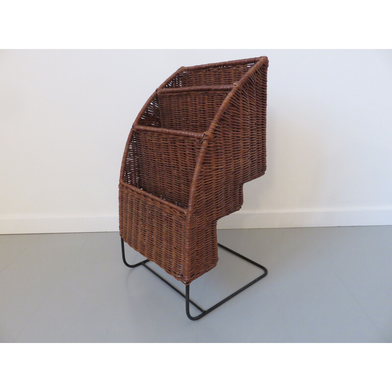 Vintage French magazine rack in rattan and black lacquered metal