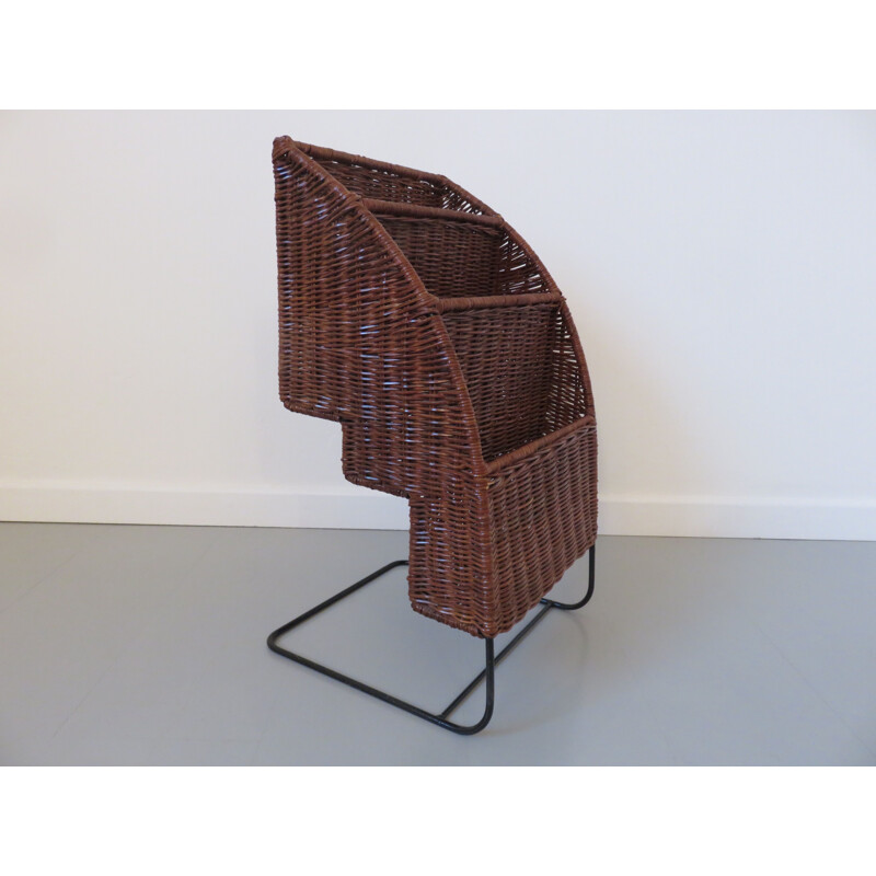 Vintage French magazine rack in rattan and black lacquered metal