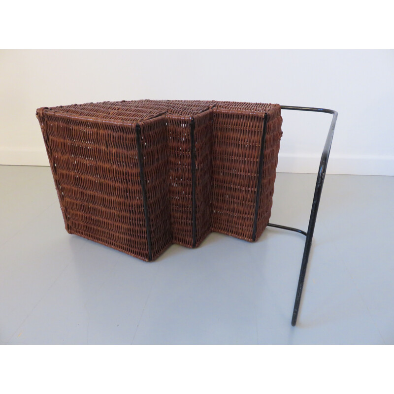 Vintage French magazine rack in rattan and black lacquered metal