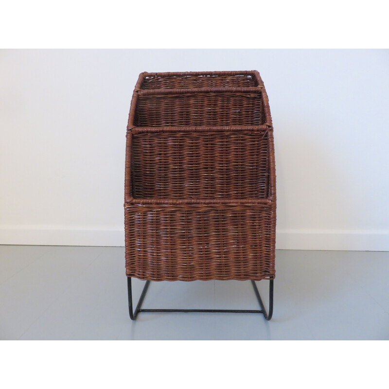 Vintage French magazine rack in rattan and black lacquered metal