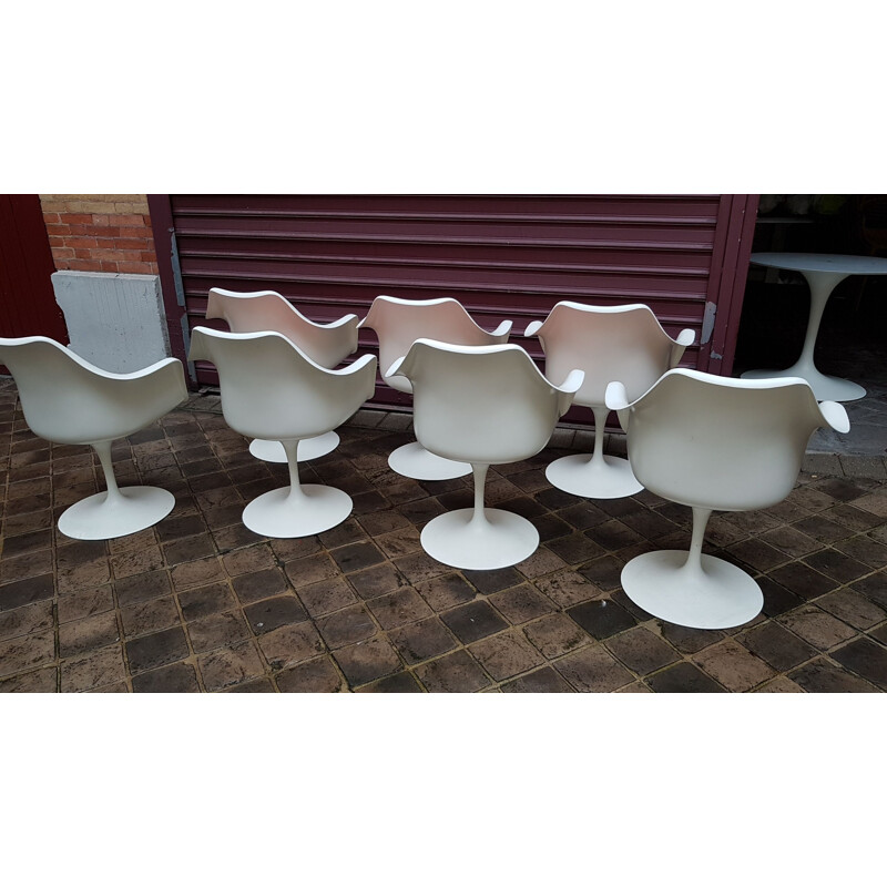 Set of 7 Knoll tulip chairs by Eero Saarinen