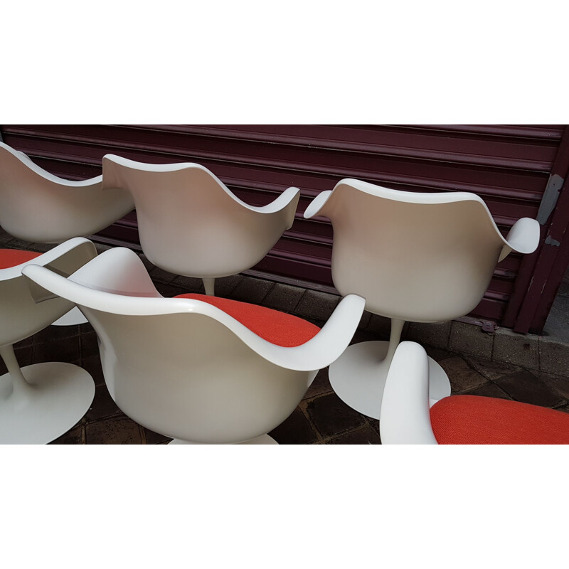 Set of 7 Knoll tulip chairs by Eero Saarinen