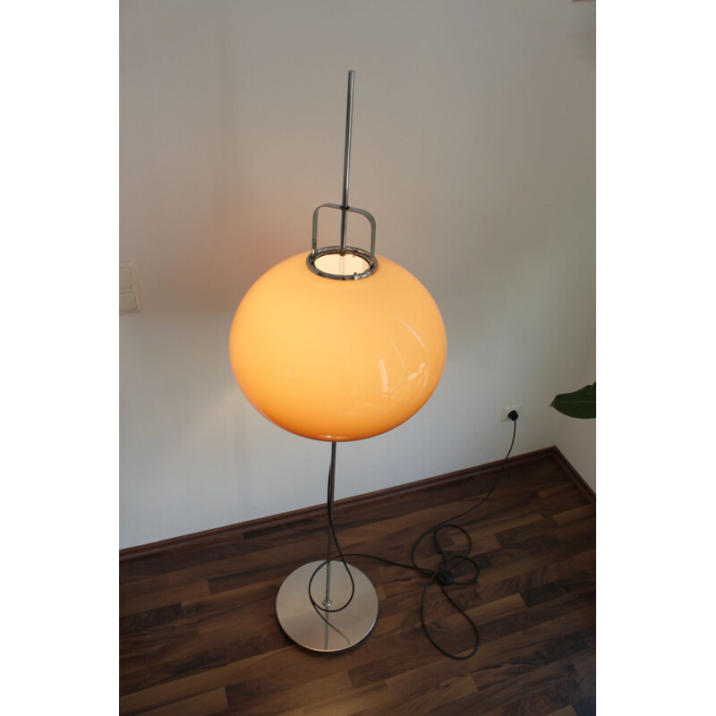 Vintage Italian floor lamp by Harvey Guzzini