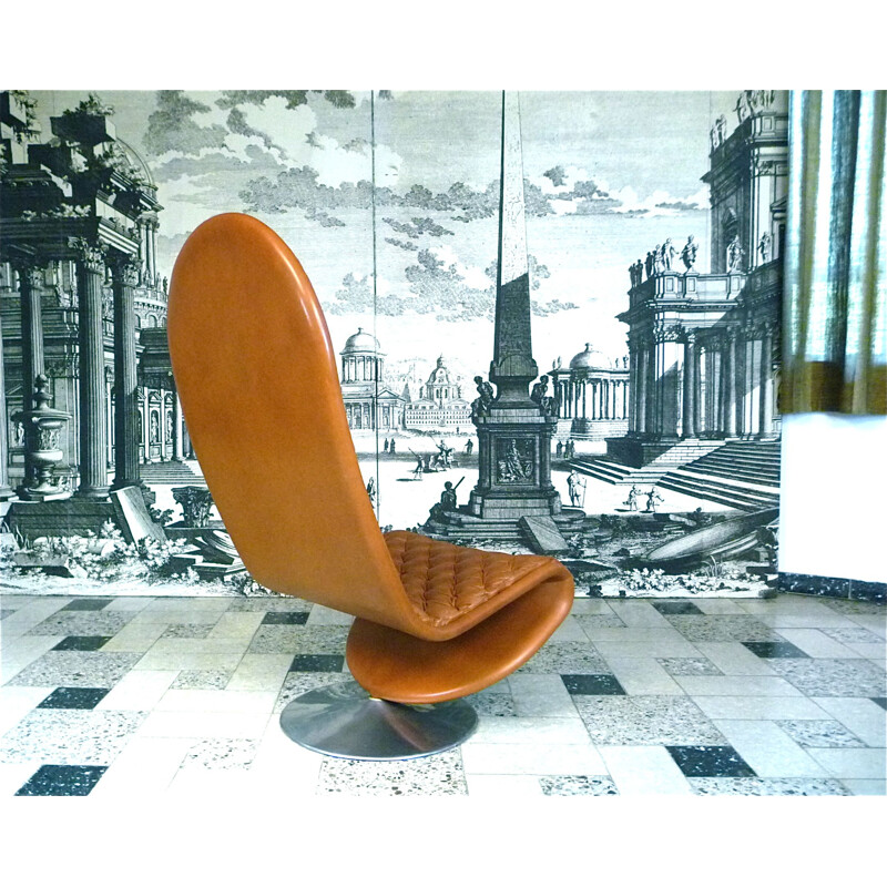 Vintage lounge chair model F De Luxe in tufted leather by Verner Panton for Fritz Hansen