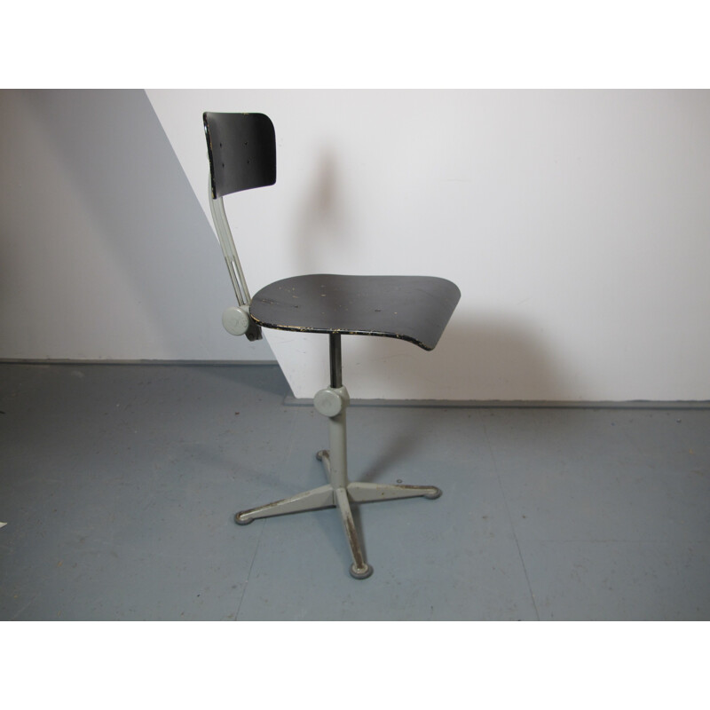 Silla de oficina industrial vintage en acero y contrachapado negro de Friso Kramer, 1960