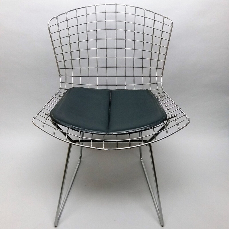 Chaise vintage "420C" en fils d'acier chromés par Harry Bertoia