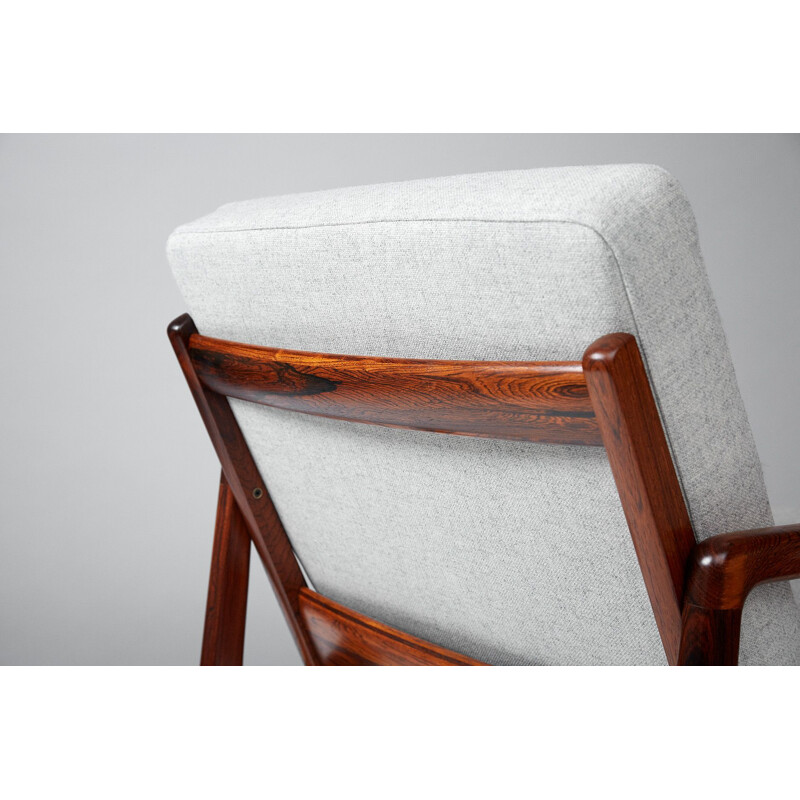 Suite de 2 fauteuils vintage "FD-119" en palissandre par Ole Wanscher