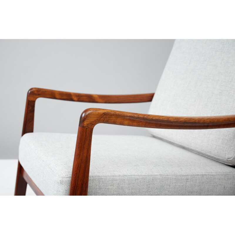 Set of 2 vintage lounge chairs "FD-119" in rosewood by Ole Wanscher