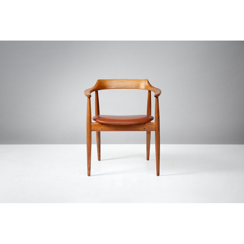 Vintage Scandinavian chair "ST-750" in elm wood by Arne Wahl Iversen