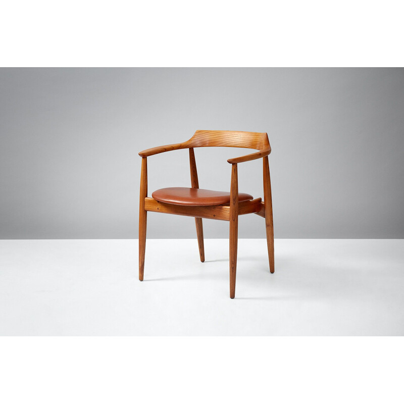 Vintage Scandinavian chair "ST-750" in elm wood by Arne Wahl Iversen