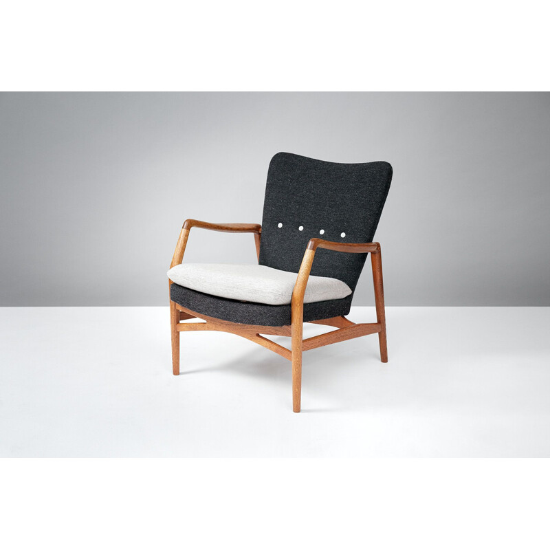 Vintage Danish lounge chair "215" by Kurt Olsen for Slagelse Mobelvaerk