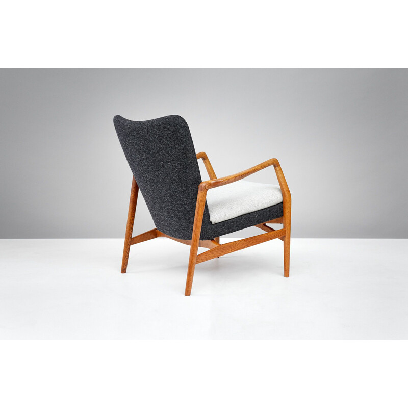 Vintage Danish lounge chair "215" by Kurt Olsen for Slagelse Mobelvaerk