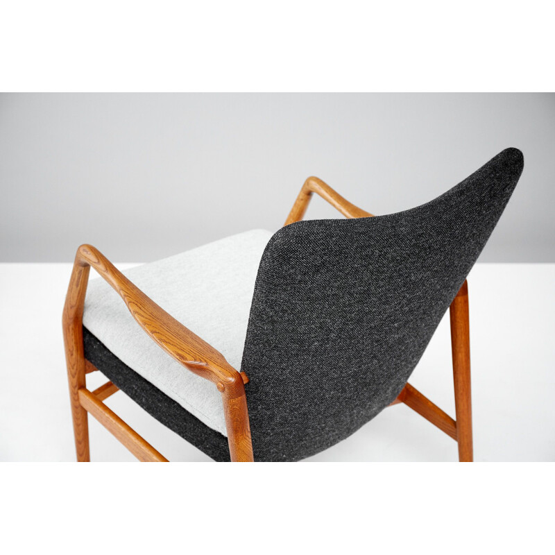 Vintage Danish lounge chair "215" by Kurt Olsen for Slagelse Mobelvaerk