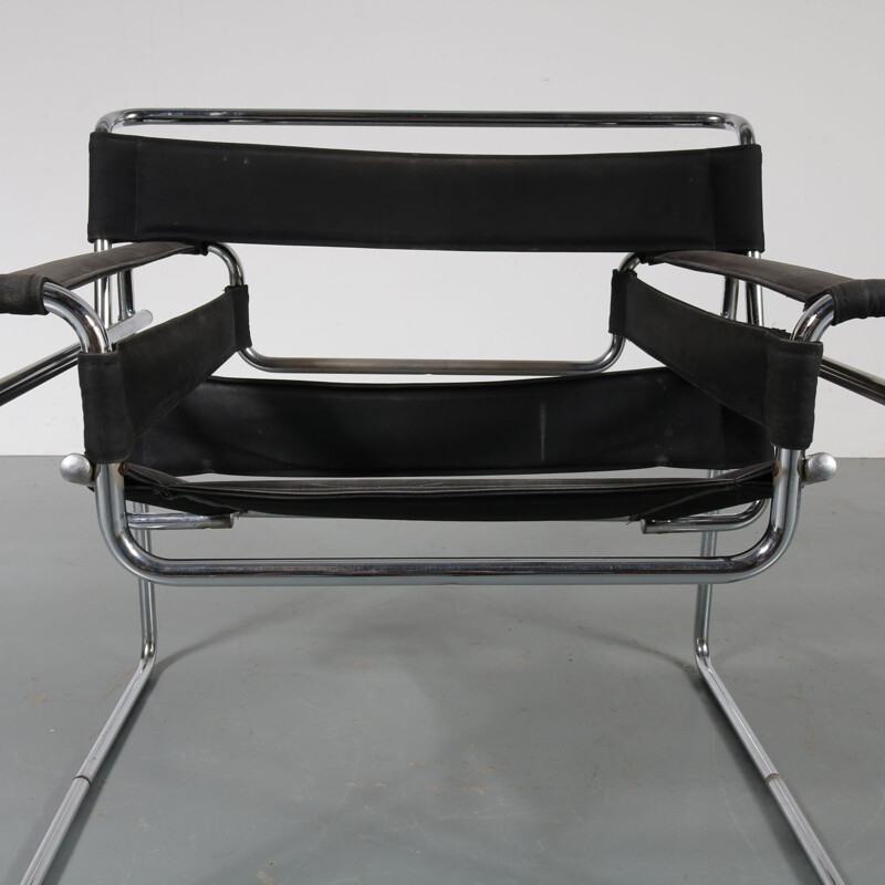 Vintage Italian armchair "Wassily" by Marcel Breuer