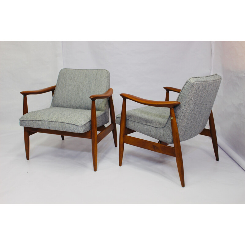 Set of 2 vintage armchairs "GFM-87" by Jiliusz Kedziorek for Gościcińskie