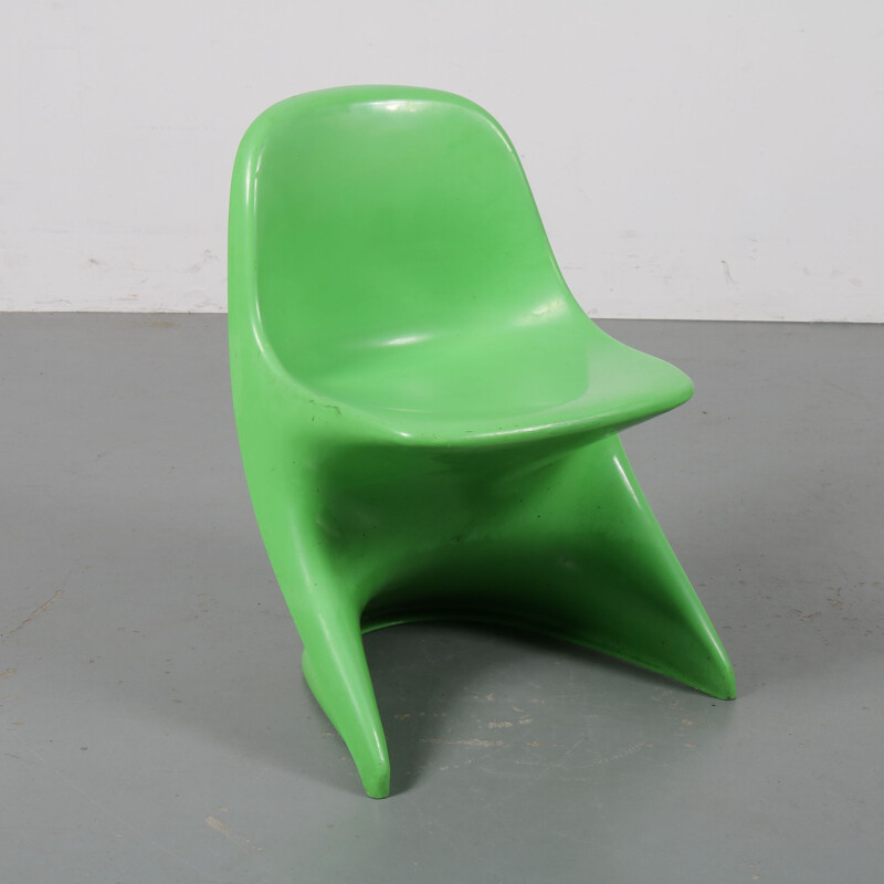 Chaise vintage enfant allemand en plastique vert par Alexander Begge
