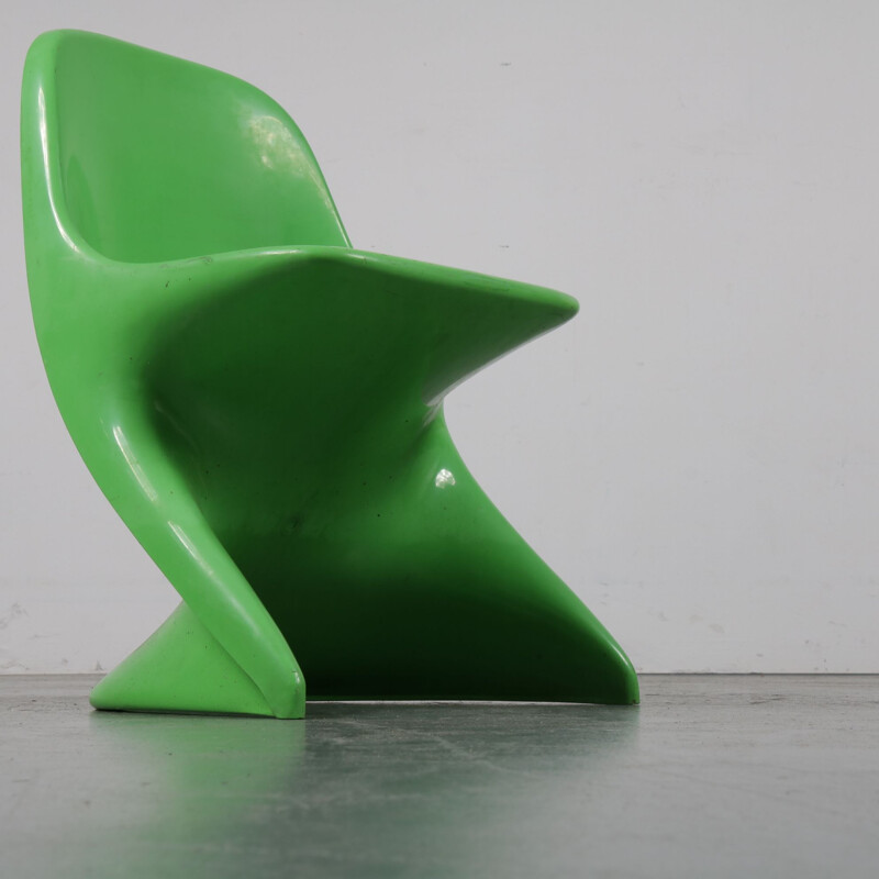 Chaise vintage enfant allemand en plastique vert par Alexander Begge