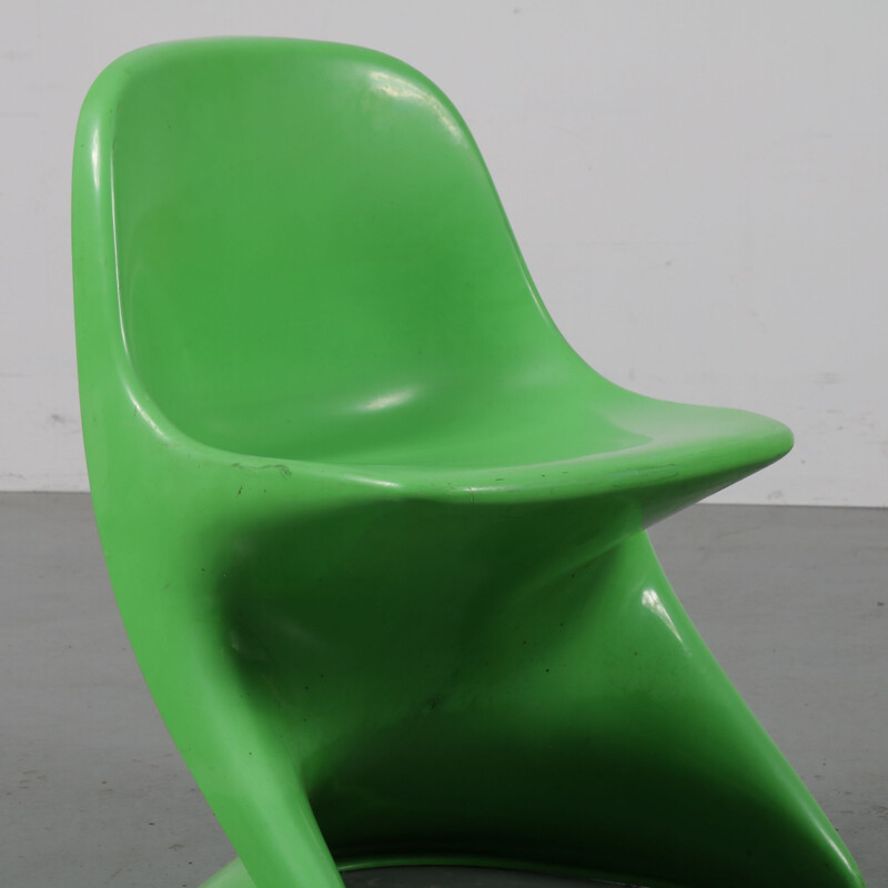 Chaise vintage enfant allemand en plastique vert par Alexander Begge