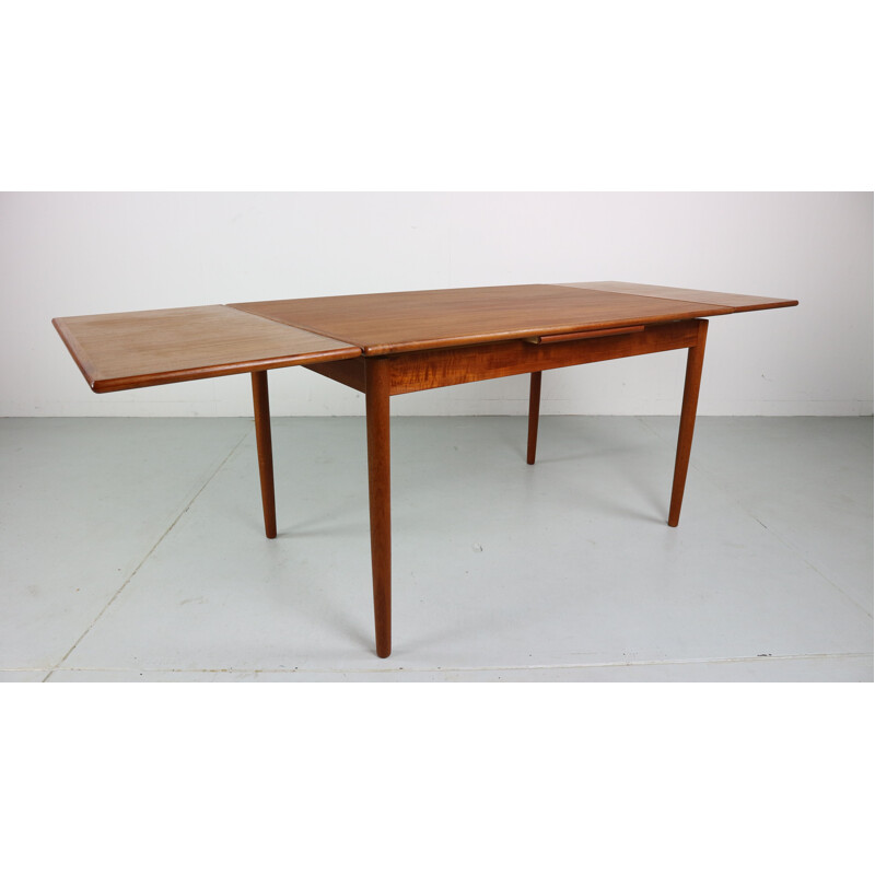 Vintage Danish extendable dining table in teak