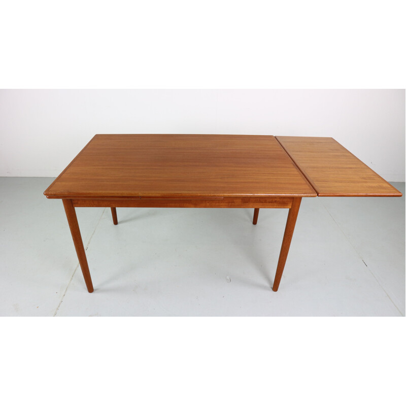 Vintage Danish extendable dining table in teak