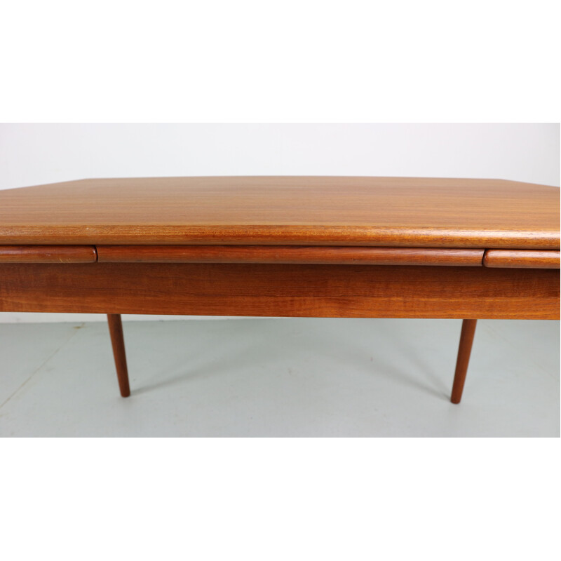 Vintage Danish extendable dining table in teak