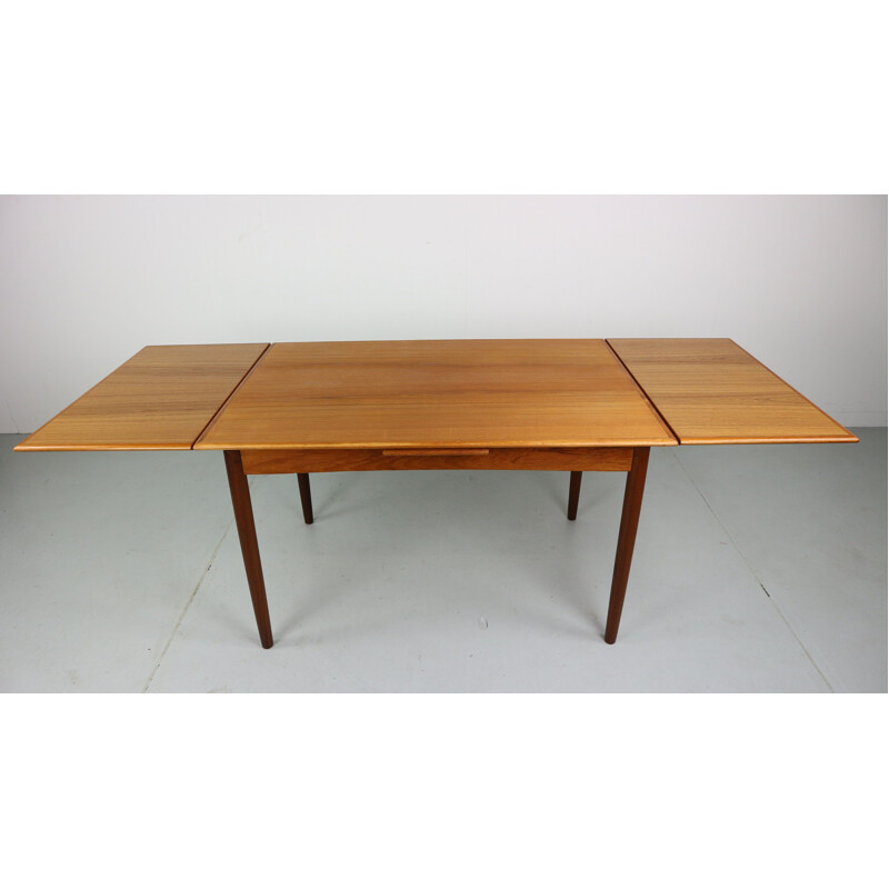 Vintage Danish extendable dining table in teak