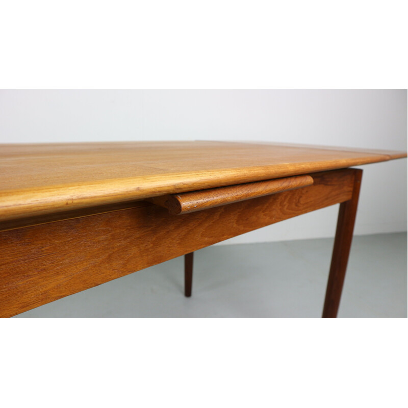 Vintage Danish extendable dining table in teak