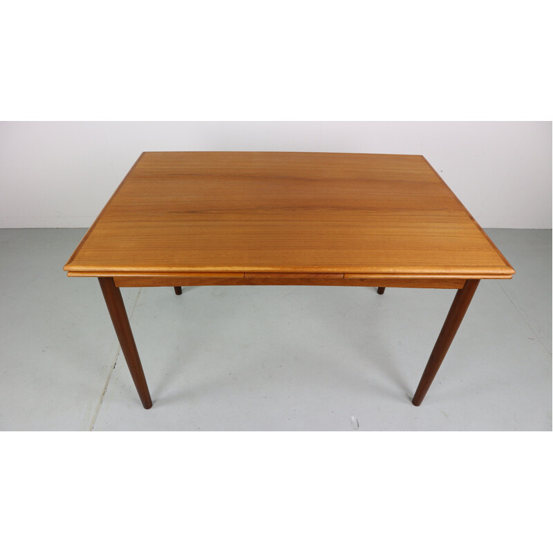 Vintage Danish extendable dining table in teak