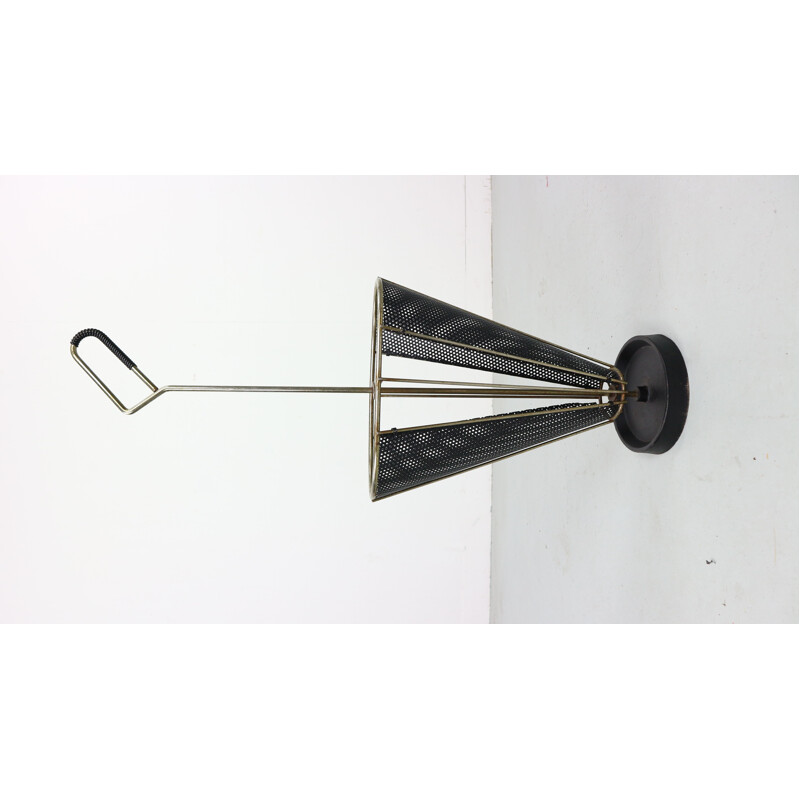 Porte-parapluie vintage en métal perforé