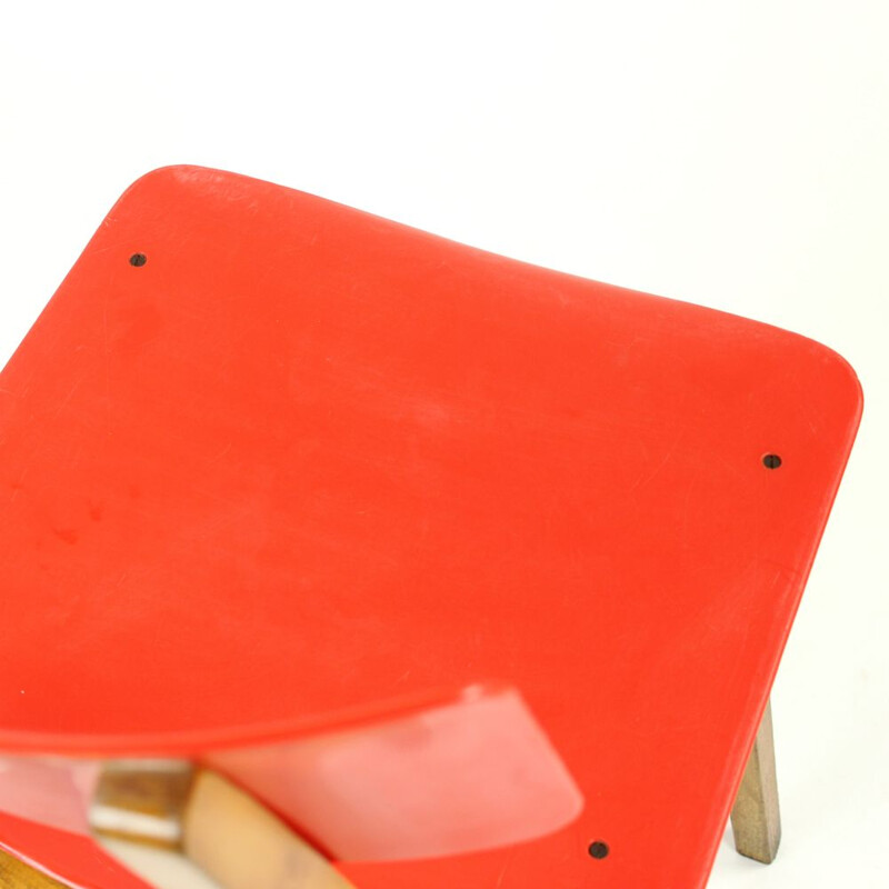 Silla vintage de haya roja y plástico