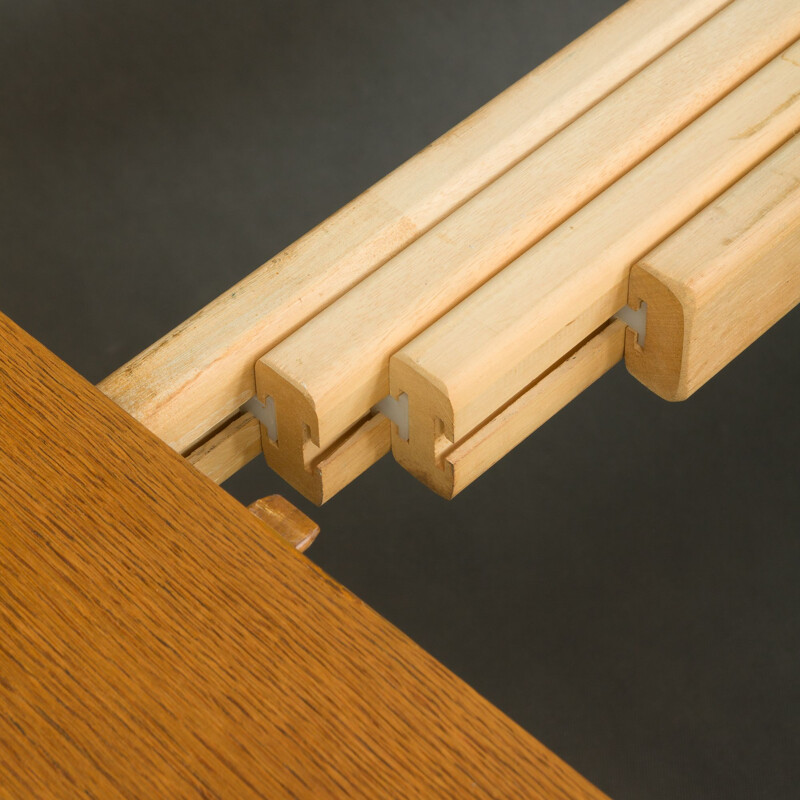 Vintage Danish extendable table in oak