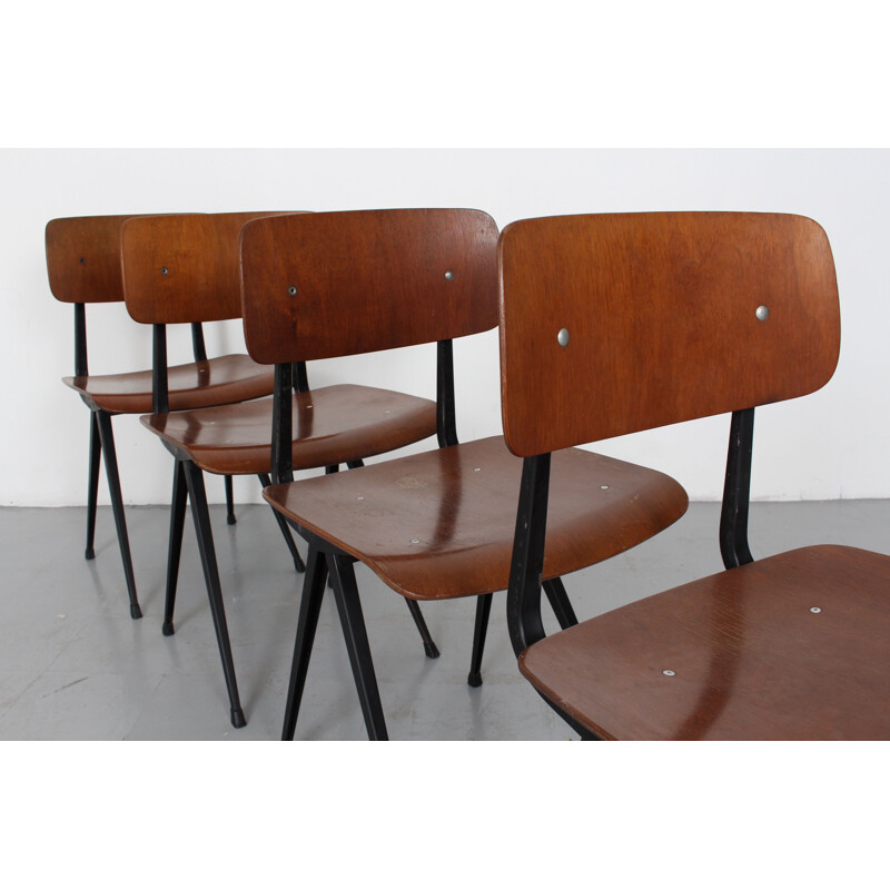Set of 4 vintage chairs by Friso Kramer for Ahrend De Cirkel