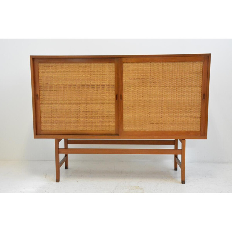 Vintage cabinet by Hans Wegner for Ry furniture