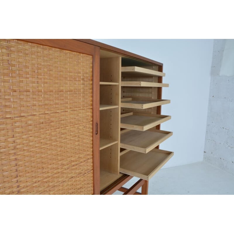 Vintage cabinet by Hans Wegner for Ry furniture