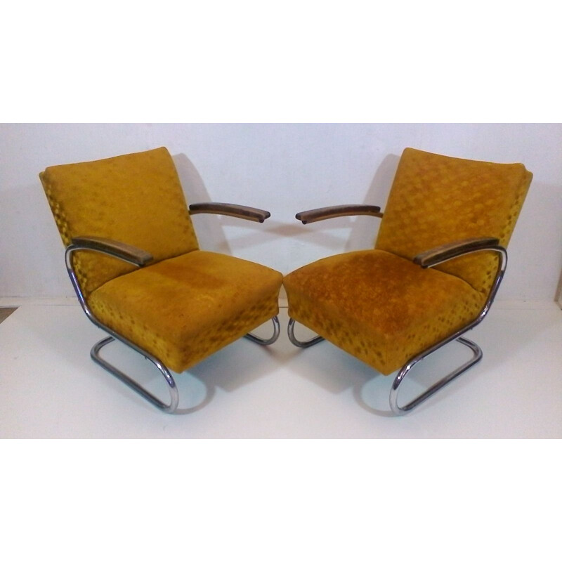 Paire de  fauteuils vintage par Jindřich Halabal, Tchèque
